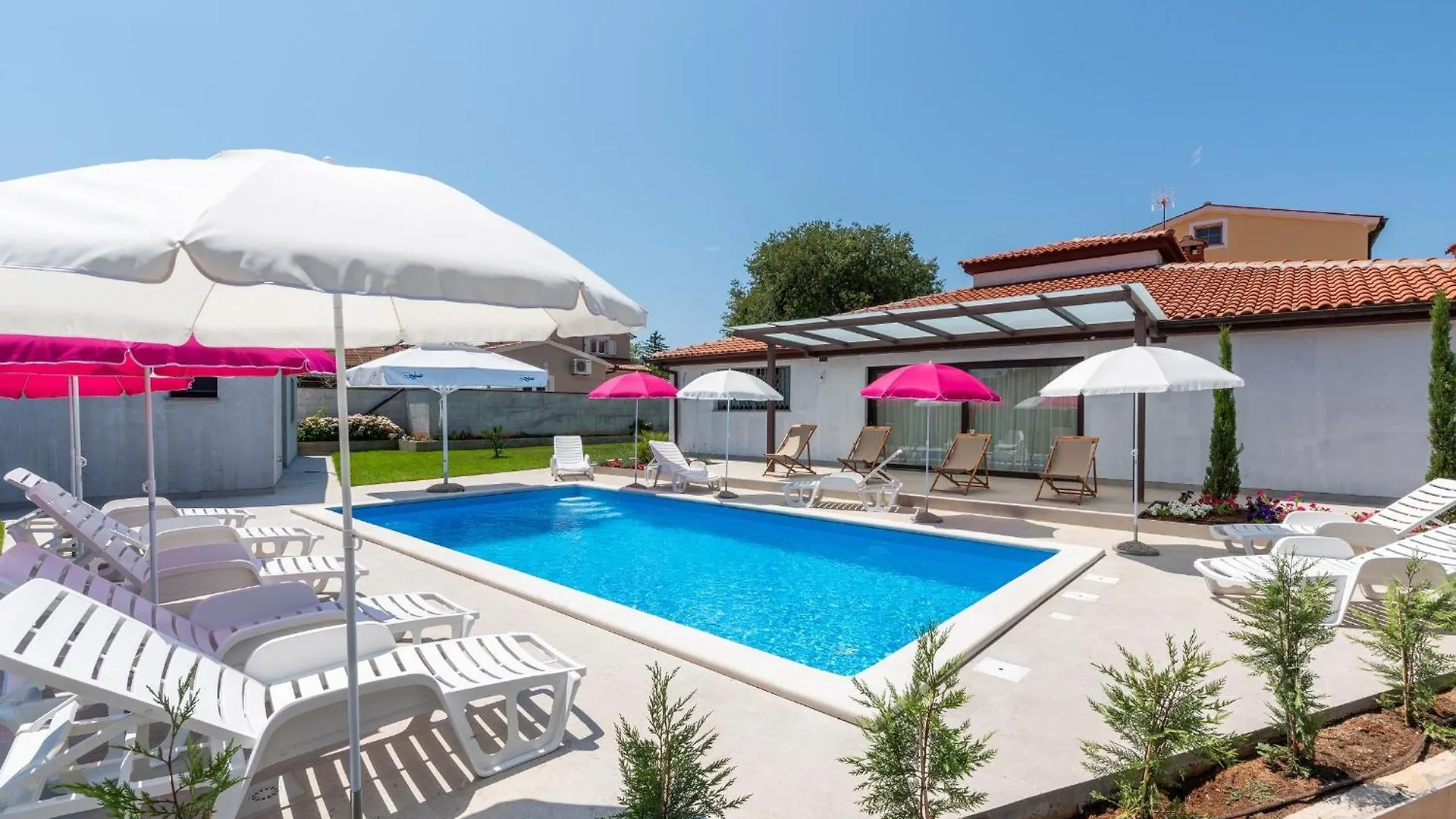 فندق Nino With Shared Pool بوريتش كرواتيا